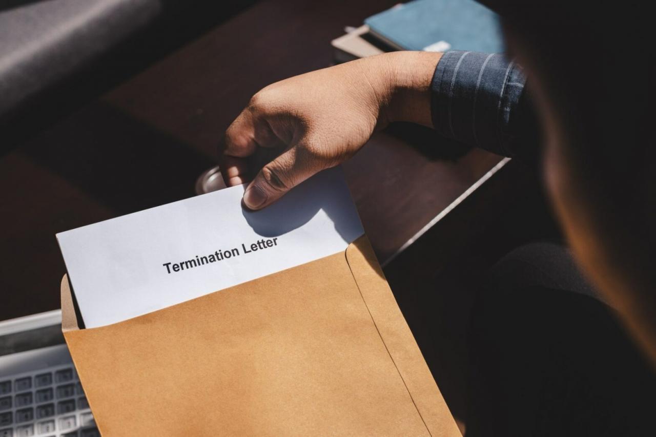How to terminate an at-will employee in california